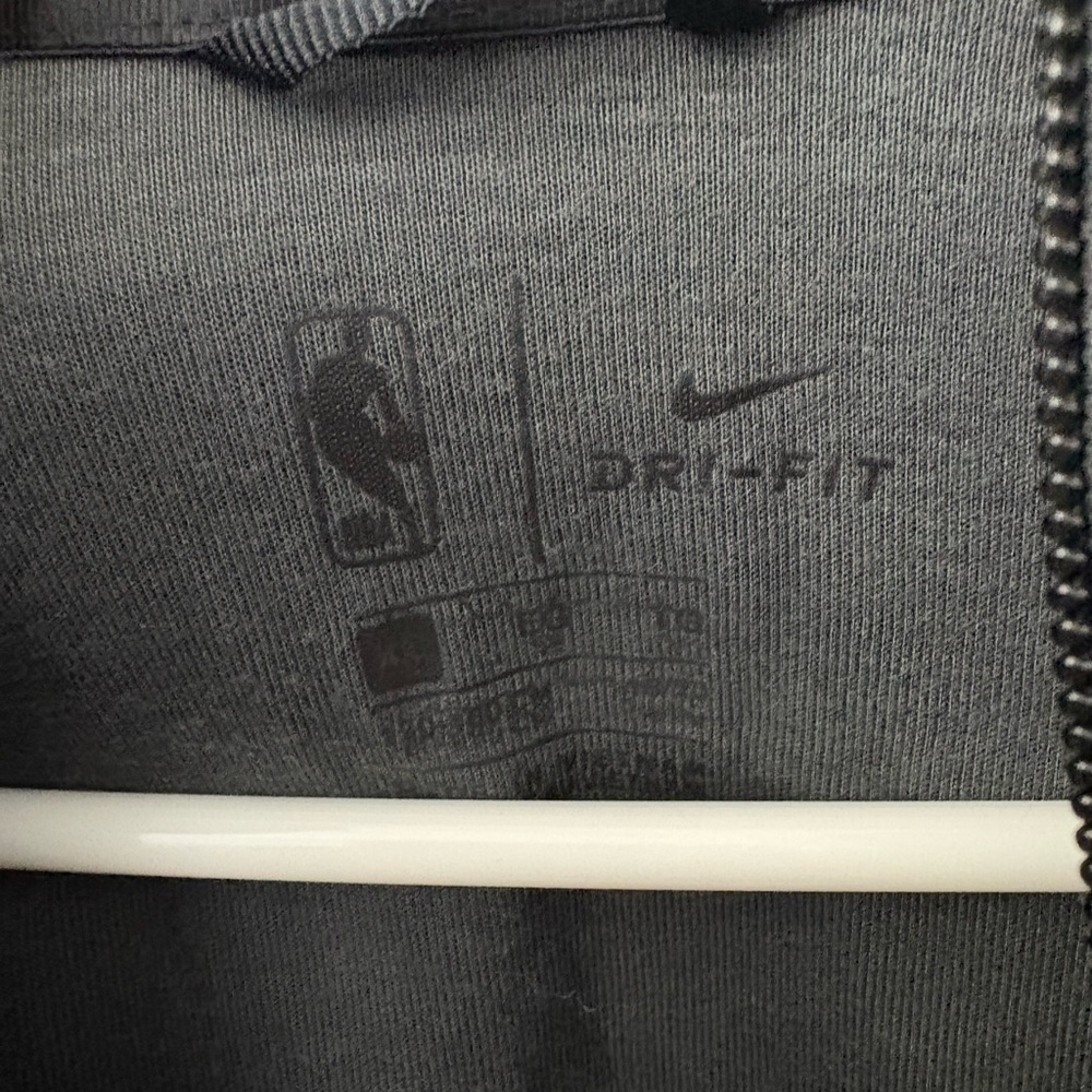 Nike Tech Hoodie XL Youth NBA Cleveland Cavaliers Dark Gray Basketball Dri-Fit - Picture 4 of 11